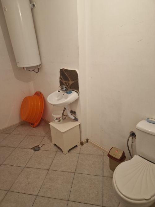 Двуетажна къща в с. Мелница